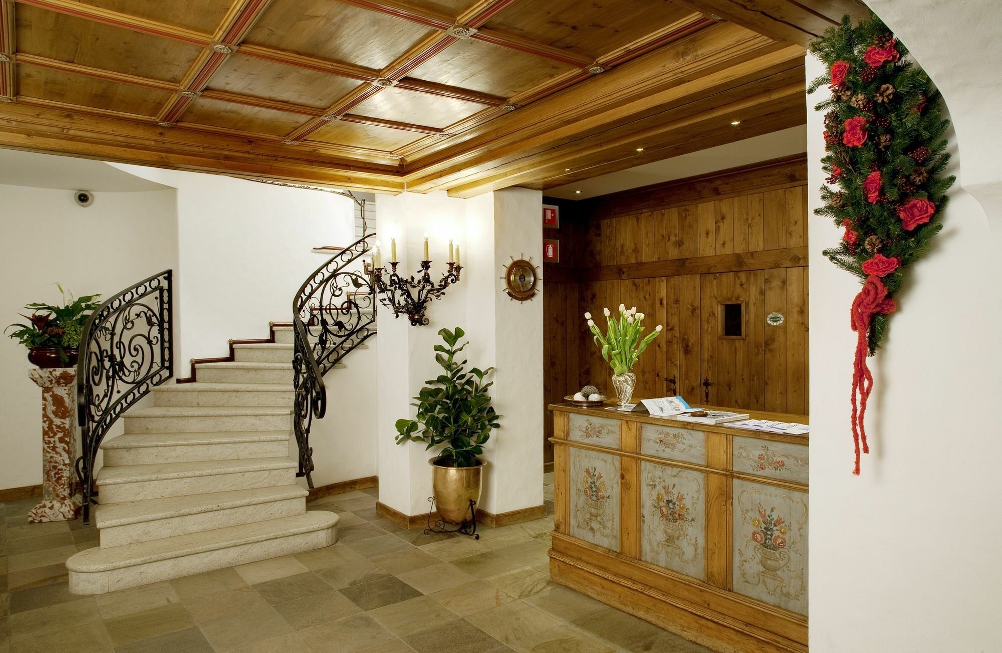 Hotel Cortina Cortina d'Ampezzo Exterior photo